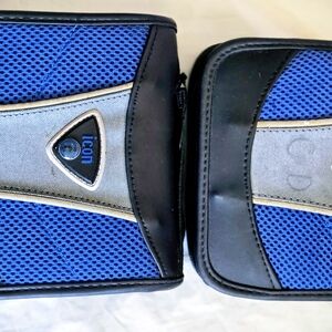 Icon Blue and Black 2 Books For Cd Dvd Games Like New 12 Page